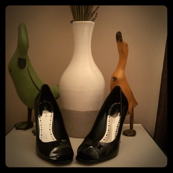 BCBGeneration black peep toe heels size 10 - Picture 1 of 4